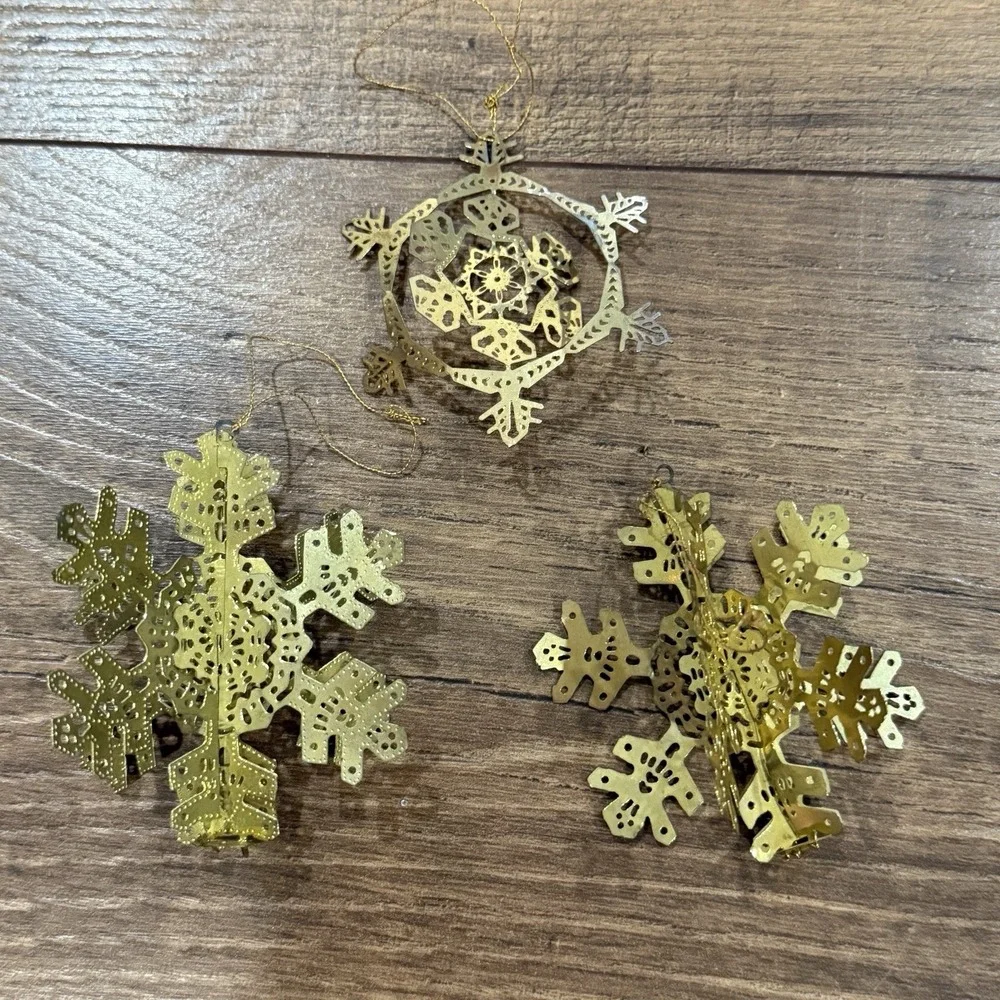 Bradford Christmas Ornament 1984 Snowflake Vintage Gold Filigree Metal 3-D X3